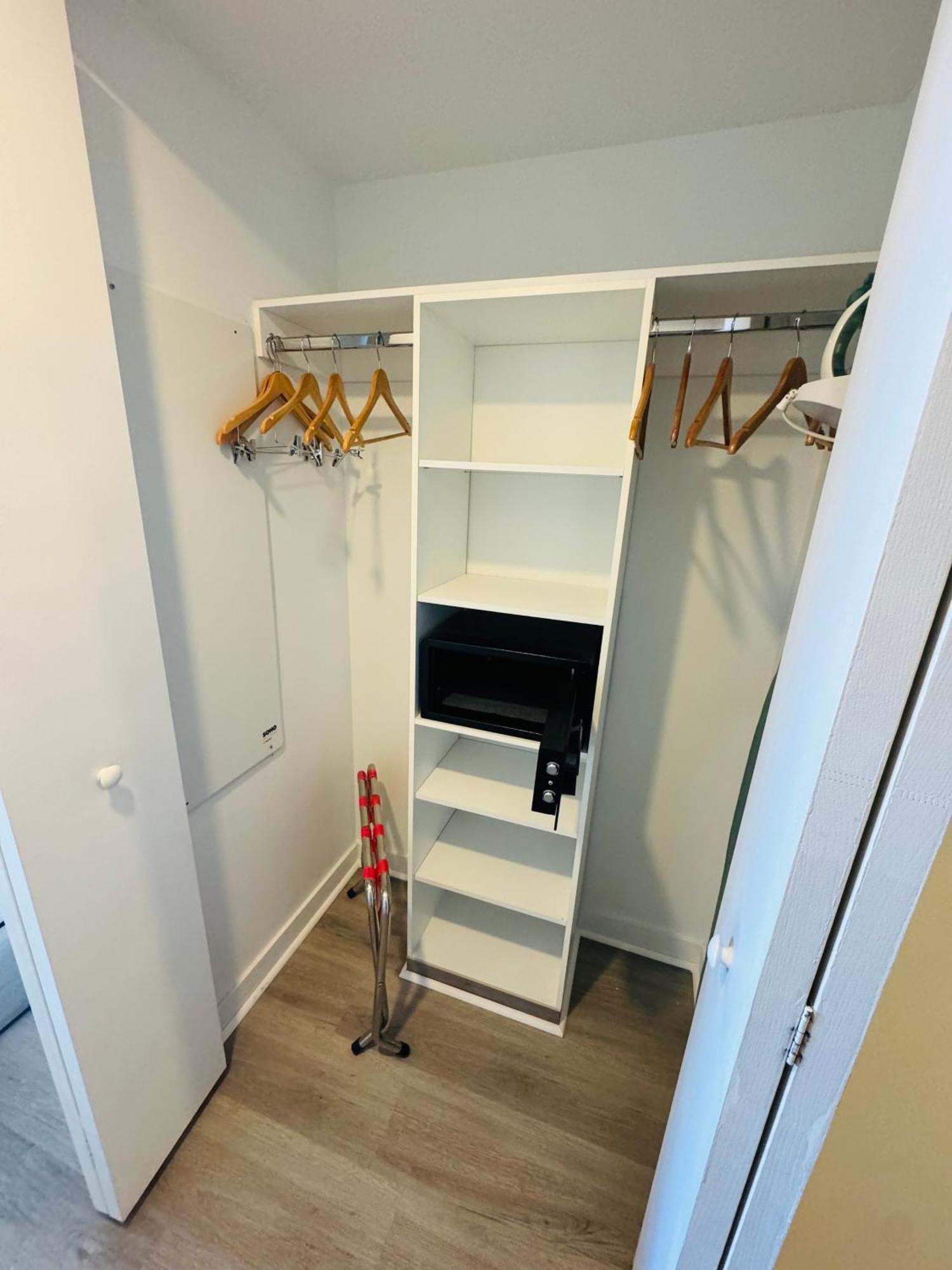 Lovely 2Bed 1Bath Condo With Private Balcony 18Th Floor Hallandale Beach Extérieur photo